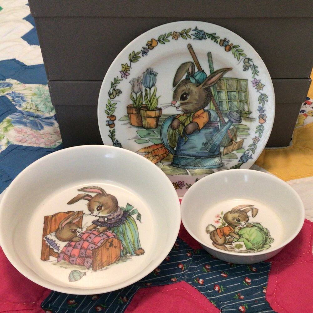 Oneida Deluxe melamine Peter Rabitt Vintage 3 piece